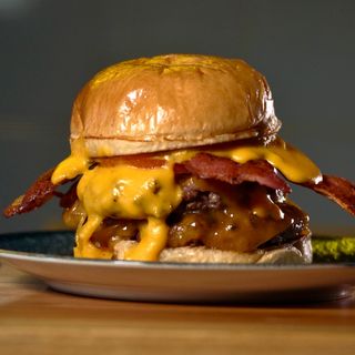 Glory Cheddar Burger