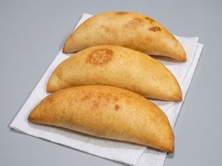 Empanada de jamon y queso