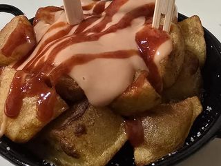 Patatas bravas