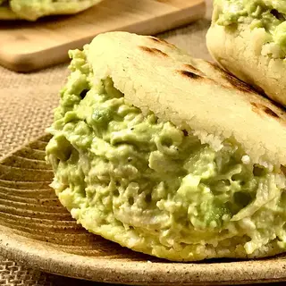 Arepa Reina Pepiada