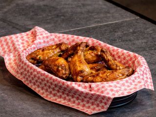 Alitas De Pollo Clásicas (10 Uds.)