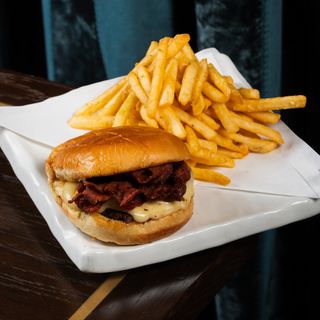 LI-ONNA WAGYU BURGER