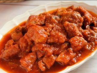 Magro con tomate