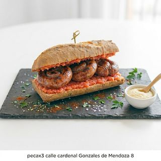 Bocadillo Isis