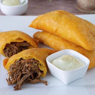 Empanada De Carne De Ternera Desmechada XL