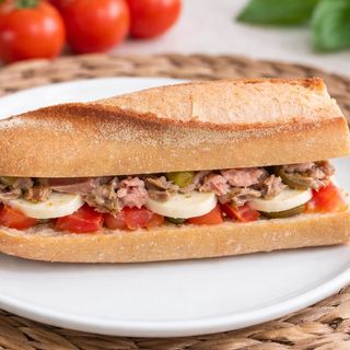 Bocadillo De Atún