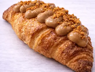 Croissant Lotus