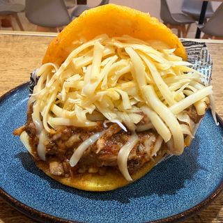 Arepa pernil