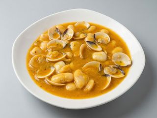 Pochas con almejas