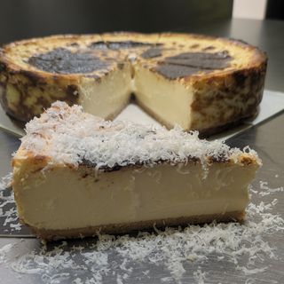 Porción tarta de queso parmesano