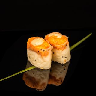 GUNKAN DE SALMON SPICY