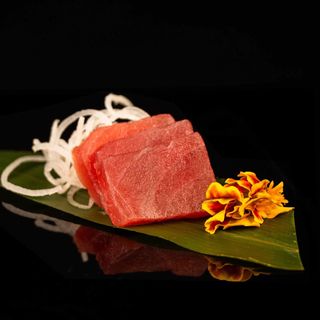 SASHIMI TSUNA