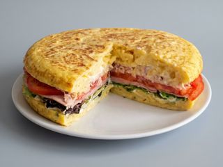 Tortilla de patata rellena