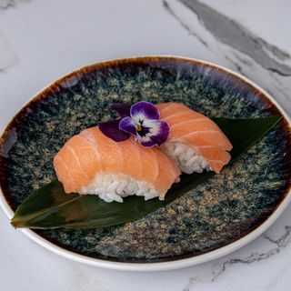 Nigiri De Salmón (2 Uds.)