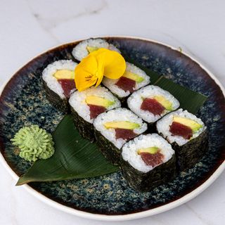 Maki de Atún y Aguacate (8.Uds
