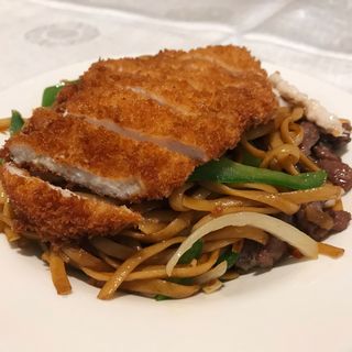 Tallarines Con Carne Y Pechuga De Pollo