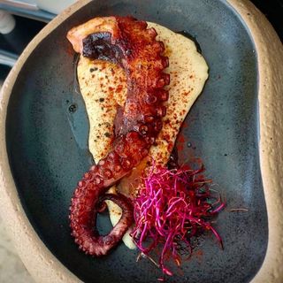 Pulpo A La Brasa
