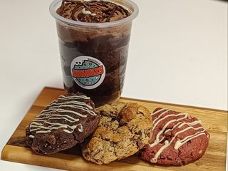 Cookies & Matilda Cake Box