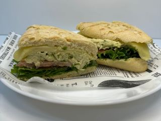 Pulguita de Pollo y ensalada