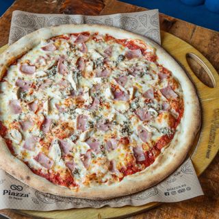 Pizza carnívora