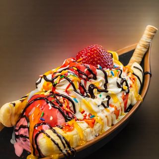 Banana split con queso colombiano