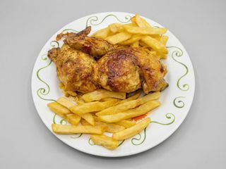 1/2 Pollo Al’Ast Con Patata Fritas