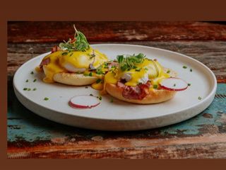 Huevos benedictinos