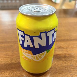 Fanta de limón