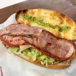 Bocadillo De La Casa Telefónico (Medio)