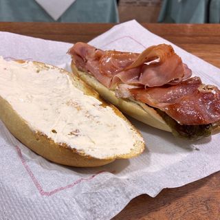 Bocadillo De Serranito (Medio)