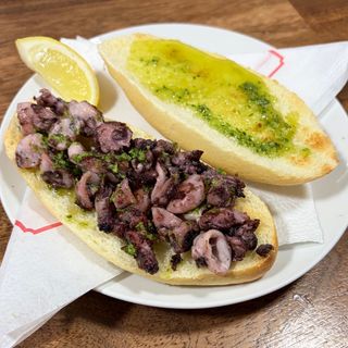 Bocadillo De Chipirones (Entero)