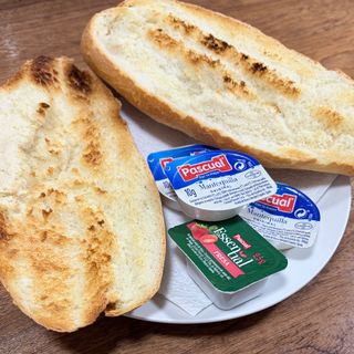 Tostada De Mantequilla Y Mermelada (Entera)