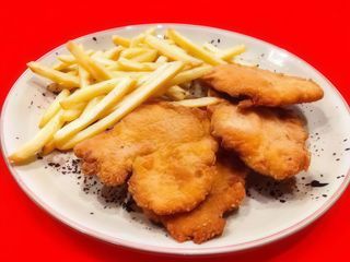 Pechuga Empanada Con Patatas