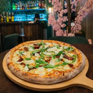 Pizza Con Tomate Seco (23 Cm.)