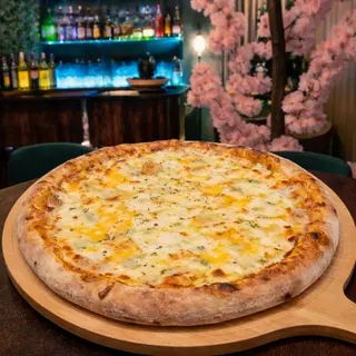 Pizza Cuatro Quesos (33 Cm.)