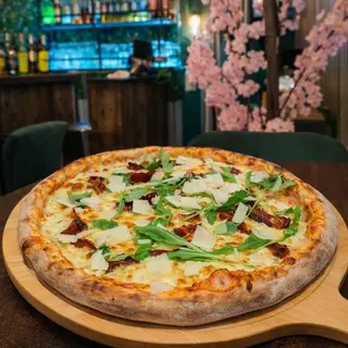 Pizza Con Tomate Seco (33 Cm.)
