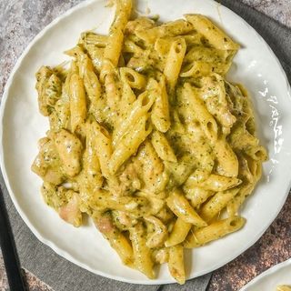 MACARRONES AL PESTO