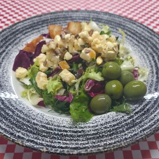 Ensalada de queso de cabra