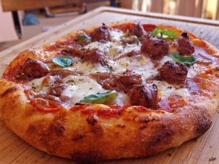 Pizza De La Casa Salchipapa