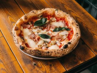 Pizza Tradicional Prosciutto E Funghi