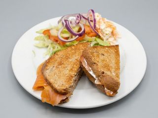 Salmón ahumado y queso crema
