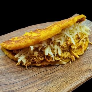 Cachapa De Pollo Y Queso