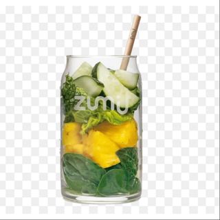 Smoothie pepino,col rizada,piña,espinaca.