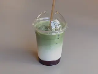Ice Strawberry Matcha