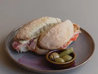 Llonguet Jamón y queso