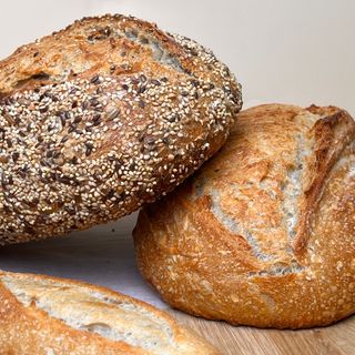 Pan de masa madre con semillas mixtas (1kg)