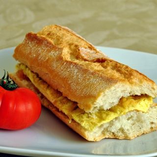 Bocadillo De Tortilla Francesa