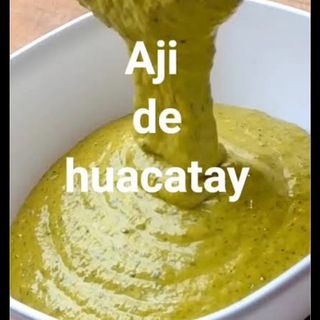 Crema de huacatay