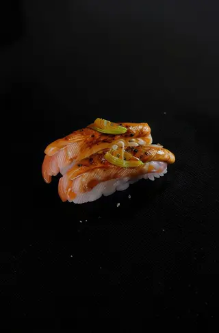Nigiri Spicy Salmón (2 Pzs.)