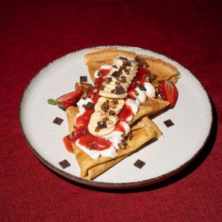 Crepes de chocolate, platano y fresa